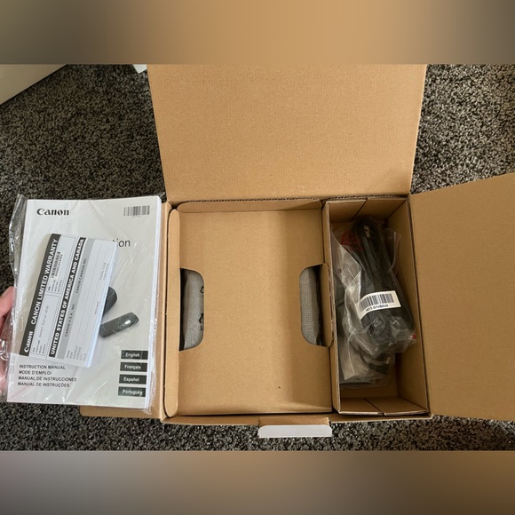 Canon CS100 BNIB - Picture 2 of 2